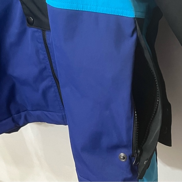 Nike LeBron Premium Utility Hooded Jacket - Picture 12 of 13